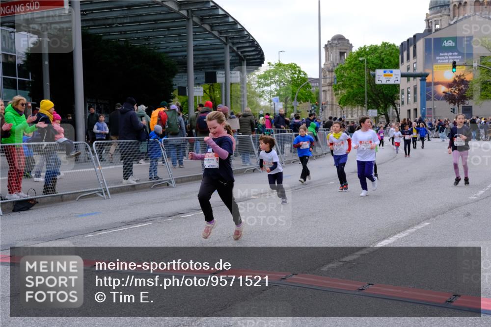 25.04.2026 - Das Zehntel Tim E. http://msf.ph/oto/9571521 25.04.2026 09:07:28 Ziel 1059, 1060, 1061, 1065, 1072, 1094, 1154, 1426, 1592, 2110, 2125, 2577, 2779, 3437, 3460, 3462 meine-sportfotos.de