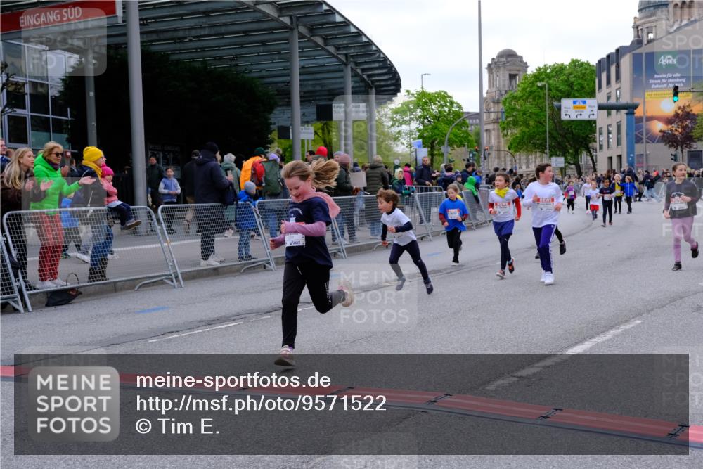 25.04.2026 - Das Zehntel Tim E. http://msf.ph/oto/9571522 25.04.2026 09:07:28 Ziel 1059, 1060, 1061, 1065, 1072, 1094, 1154, 1426, 1592, 2110, 2125, 2577, 2779, 3437, 3460, 3462 meine-sportfotos.de