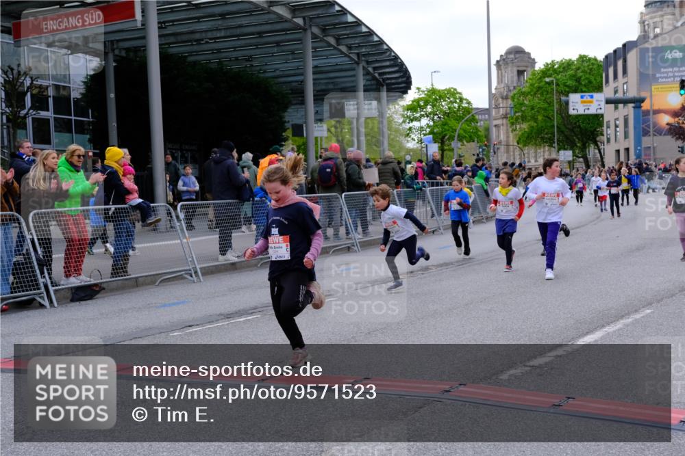 25.04.2026 - Das Zehntel Tim E. http://msf.ph/oto/9571523 25.04.2026 09:07:28 Ziel 1059, 1060, 1061, 1065, 1072, 1094, 1154, 1426, 1592, 2110, 2125, 2577, 2779, 3437, 3460, 3462 meine-sportfotos.de