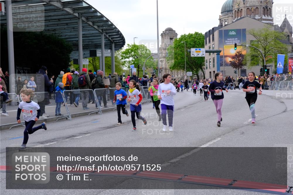 25.04.2026 - Das Zehntel Tim E. http://msf.ph/oto/9571525 25.04.2026 09:07:29 Ziel 1059, 1060, 1061, 1065, 1072, 1094, 1154, 1426, 1592, 2110, 2125, 2689, 2699, 2779, 3437, 3460, 3462 meine-sportfotos.de