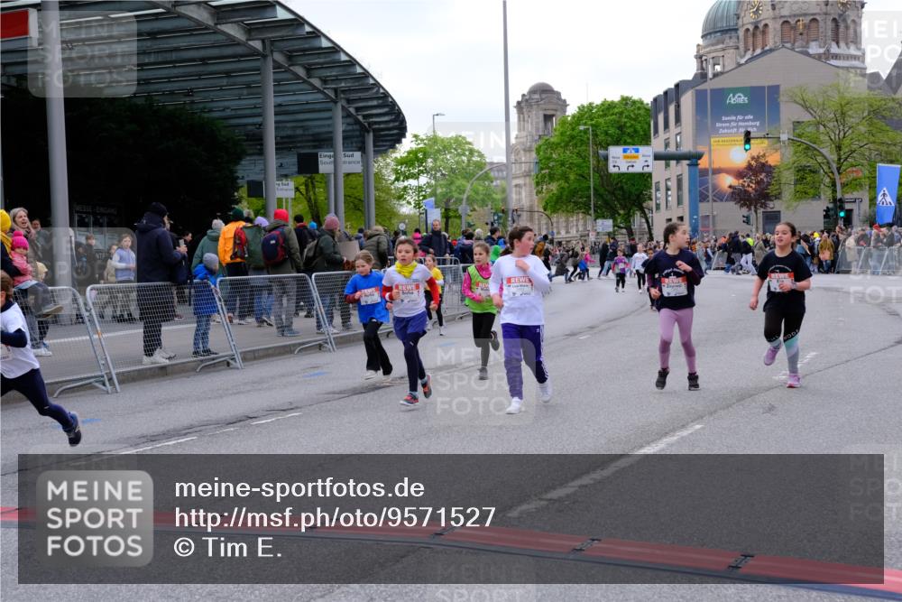 25.04.2026 - Das Zehntel Tim E. http://msf.ph/oto/9571527 25.04.2026 09:07:29 Ziel 1059, 1060, 1061, 1065, 1072, 1094, 1154, 1426, 1592, 2110, 2125, 2689, 2699, 2779, 3437, 3460, 3462 meine-sportfotos.de