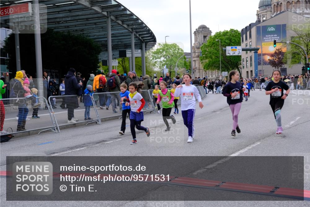 25.04.2026 - Das Zehntel Tim E. http://msf.ph/oto/9571531 25.04.2026 09:07:29 Ziel 1059, 1060, 1061, 1065, 1072, 1094, 1154, 1426, 1592, 2110, 2125, 2689, 2699, 2779, 3437, 3460, 3462 meine-sportfotos.de