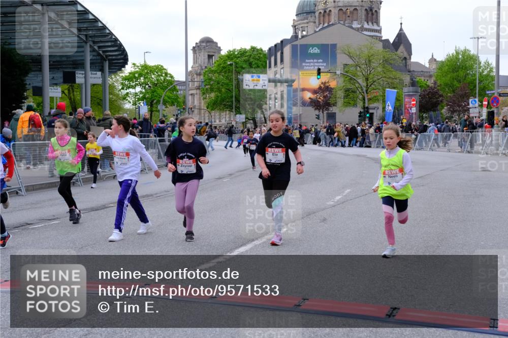 25.04.2026 - Das Zehntel Tim E. http://msf.ph/oto/9571533 25.04.2026 09:07:30 Ziel 1059, 1060, 1061, 1065, 1072, 1094, 1154, 1426, 1592, 2110, 2125, 2689, 2699, 2779, 3437, 3460, 3462 meine-sportfotos.de