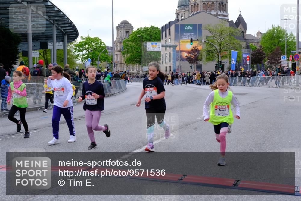 25.04.2026 - Das Zehntel Tim E. http://msf.ph/oto/9571536 25.04.2026 09:07:30 Ziel 1059, 1060, 1061, 1065, 1072, 1094, 1154, 1426, 1592, 2110, 2125, 2689, 2699, 2779, 3437, 3460, 3462 meine-sportfotos.de
