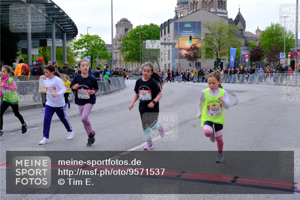 25.04.2026 - Das Zehntel Tim E. http://msf.ph/oto/9571537 25.04.2026 09:07:30 Ziel 1059, 1060, 1061, 1065, 1072, 1094, 1154, 1426, 1592, 2110, 2125, 2689, 2699, 2779, 3437, 3460, 3462 meine-sportfotos.de