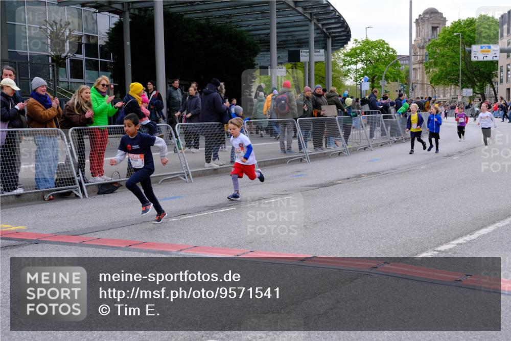 25.04.2026 - Das Zehntel Tim E. http://msf.ph/oto/9571541 25.04.2026 09:07:36 Ziel 1060, 1065, 1072, 1426, 1816, 2125, 2689, 2692, 2697, 2699, 2837, 3437, 3460, 3462, 3497 meine-sportfotos.de