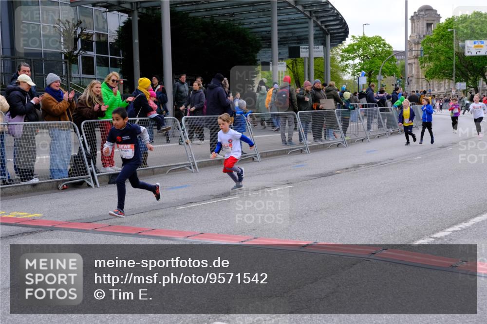 25.04.2026 - Das Zehntel Tim E. http://msf.ph/oto/9571542 25.04.2026 09:07:36 Ziel 1060, 1065, 1072, 1426, 1816, 2125, 2689, 2692, 2697, 2699, 2837, 3437, 3460, 3462, 3497 meine-sportfotos.de