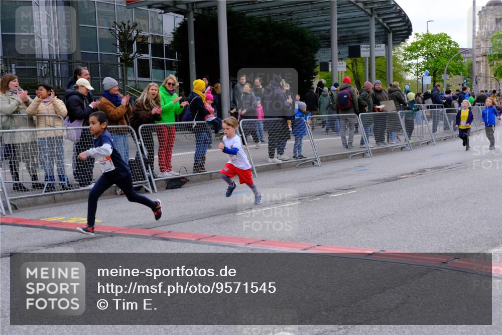 25.04.2026 - Das Zehntel Tim E. http://msf.ph/oto/9571545 25.04.2026 09:07:36 Ziel 1060, 1065, 1072, 1426, 1816, 2125, 2689, 2692, 2697, 2699, 2837, 3437, 3460, 3462, 3497 meine-sportfotos.de