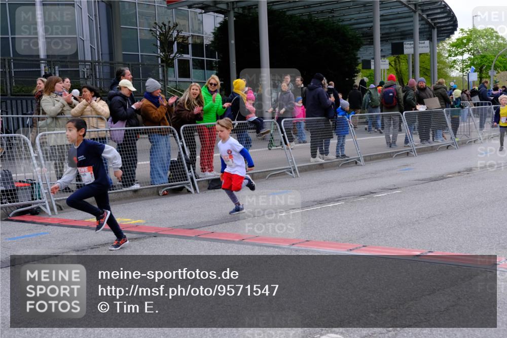 25.04.2026 - Das Zehntel Tim E. http://msf.ph/oto/9571547 25.04.2026 09:07:36 Ziel 1060, 1065, 1072, 1426, 1816, 2125, 2689, 2692, 2697, 2699, 2837, 3437, 3460, 3462, 3497 meine-sportfotos.de