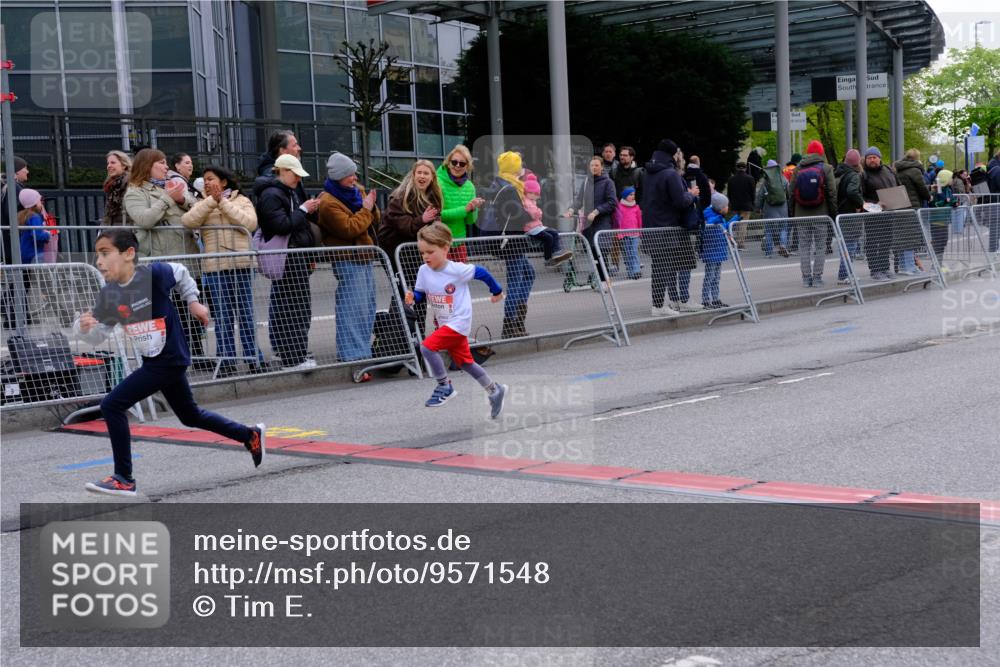 25.04.2026 - Das Zehntel Tim E. http://msf.ph/oto/9571548 25.04.2026 09:07:36 Ziel 1060, 1065, 1072, 1426, 1816, 2125, 2689, 2692, 2697, 2699, 2837, 3437, 3460, 3462, 3497 meine-sportfotos.de