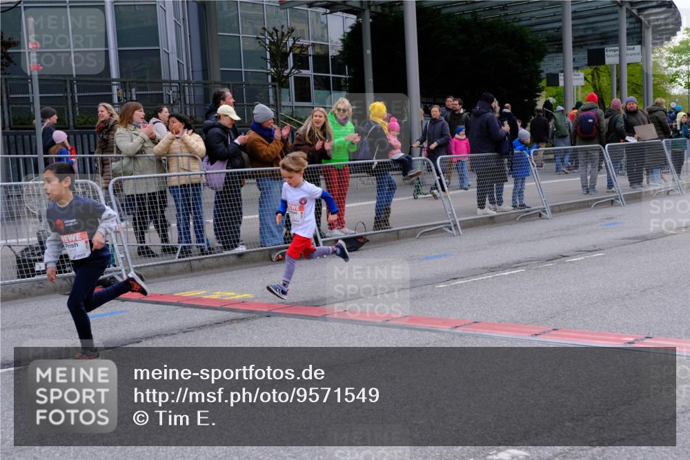 25.04.2026 - Das Zehntel Tim E. http://msf.ph/oto/9571549 25.04.2026 09:07:37 Ziel 1060, 1065, 1072, 1426, 1816, 2125, 2689, 2692, 2697, 2699, 2837, 3460, 3462, 3497 meine-sportfotos.de