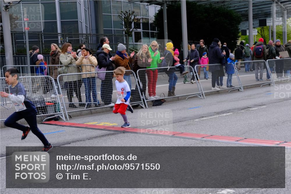 25.04.2026 - Das Zehntel Tim E. http://msf.ph/oto/9571550 25.04.2026 09:07:37 Ziel 1060, 1065, 1072, 1426, 1816, 2125, 2689, 2692, 2697, 2699, 2837, 3460, 3462, 3497 meine-sportfotos.de