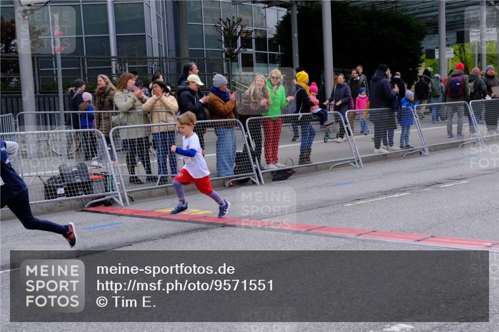 25.04.2026 - Das Zehntel Tim E. http://msf.ph/oto/9571551 25.04.2026 09:07:37 Ziel 1060, 1065, 1072, 1426, 1816, 2125, 2689, 2692, 2697, 2699, 2837, 3460, 3462, 3497 meine-sportfotos.de