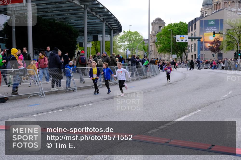 25.04.2026 - Das Zehntel Tim E. http://msf.ph/oto/9571552 25.04.2026 09:07:38 Ziel 1060, 1065, 1426, 1816, 1921, 2125, 2689, 2692, 2697, 2699, 2837, 3462, 3497 meine-sportfotos.de