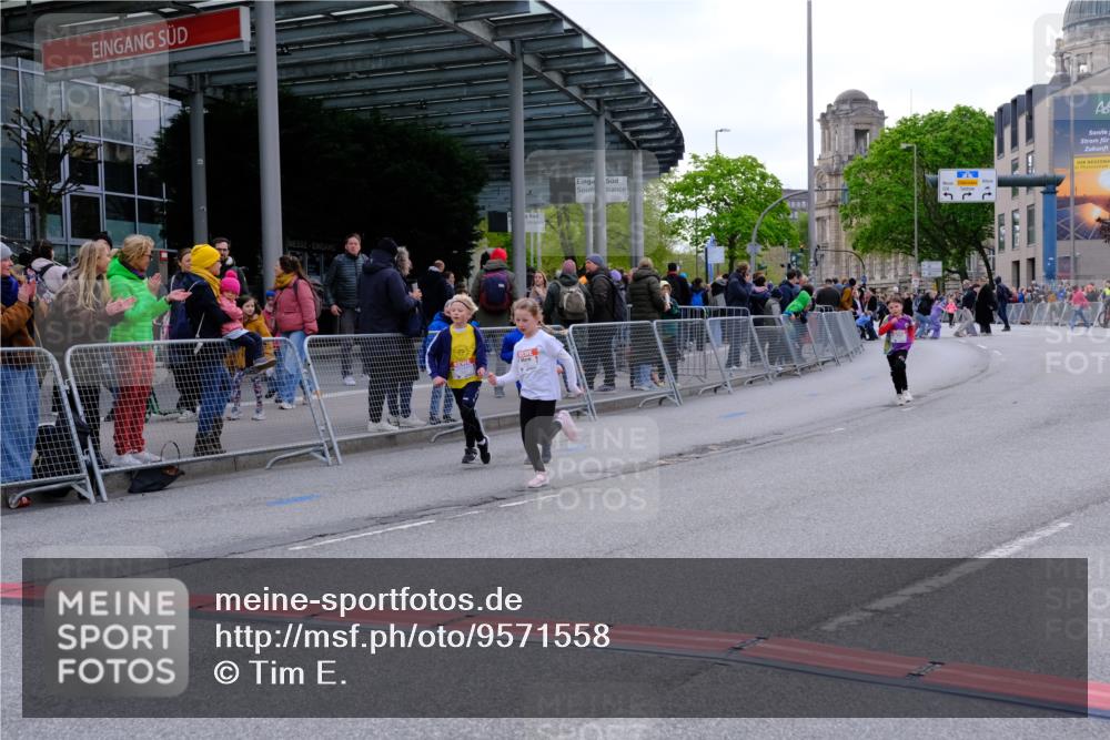 25.04.2026 - Das Zehntel Tim E. http://msf.ph/oto/9571558 25.04.2026 09:07:39 Ziel 1816, 1921, 2689, 2692, 2697, 2699, 2837, 3497 meine-sportfotos.de