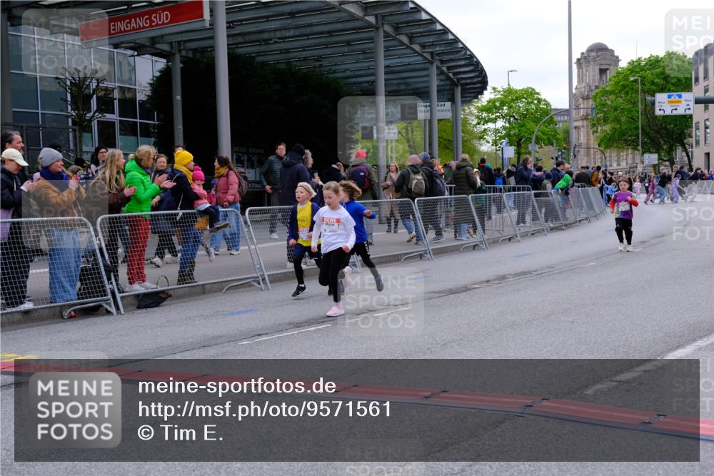 25.04.2026 - Das Zehntel Tim E. http://msf.ph/oto/9571561 25.04.2026 09:07:39 Ziel 1816, 1921, 2689, 2692, 2697, 2699, 2837, 3497 meine-sportfotos.de
