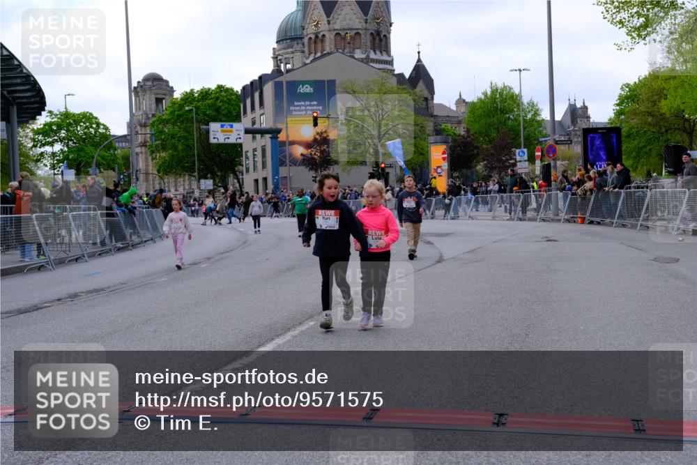 25.04.2026 - Das Zehntel Tim E. http://msf.ph/oto/9571575 25.04.2026 09:08:06 Ziel 1781, 1782 meine-sportfotos.de