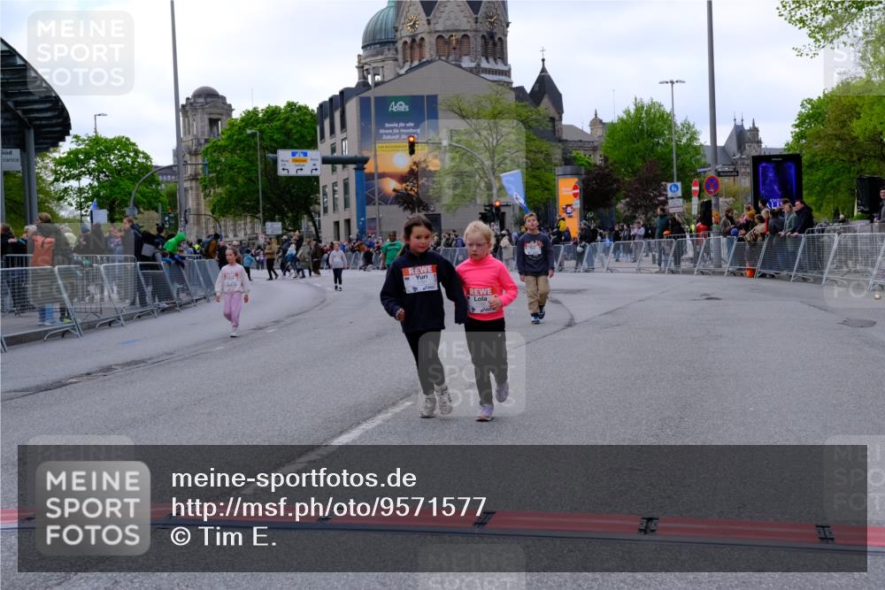 25.04.2026 - Das Zehntel Tim E. http://msf.ph/oto/9571577 25.04.2026 09:08:06 Ziel 1781, 1782 meine-sportfotos.de