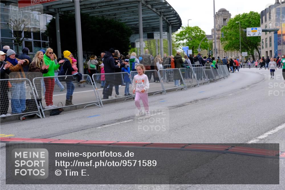 25.04.2026 - Das Zehntel Tim E. http://msf.ph/oto/9571589 25.04.2026 09:08:11 Ziel 1371, 1781, 1782, 2189 meine-sportfotos.de
