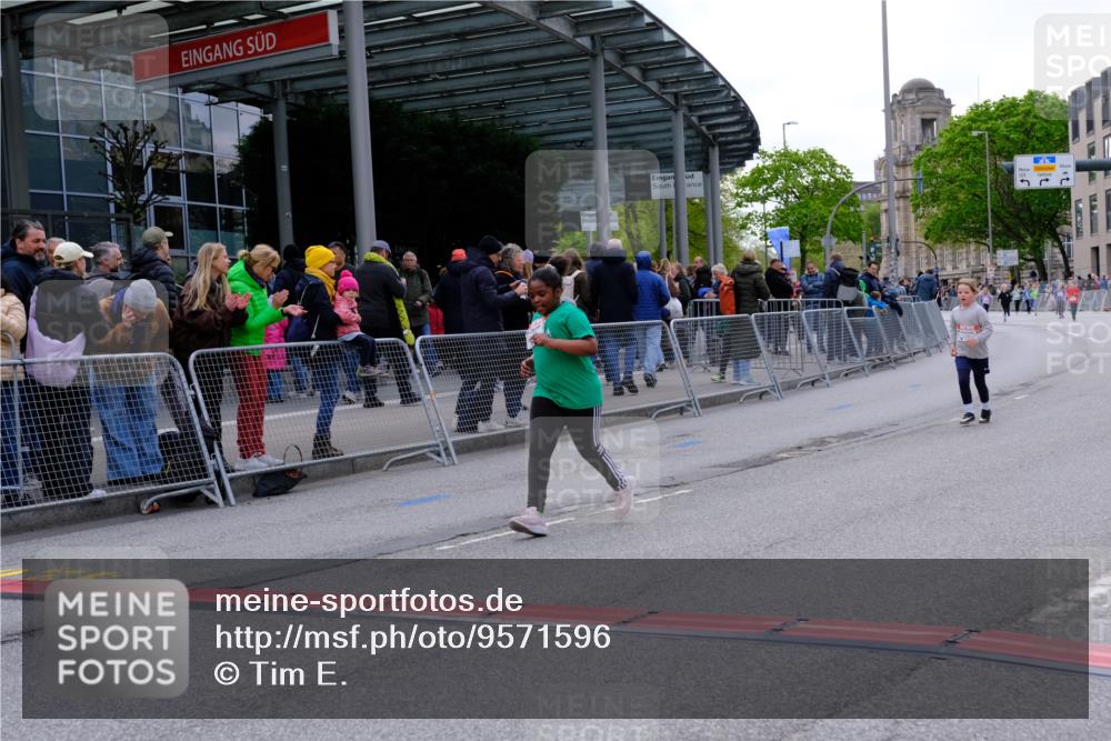 25.04.2026 - Das Zehntel Tim E. http://msf.ph/oto/9571596 25.04.2026 09:08:18 Ziel 1371, 2189, 2199, 2367 meine-sportfotos.de