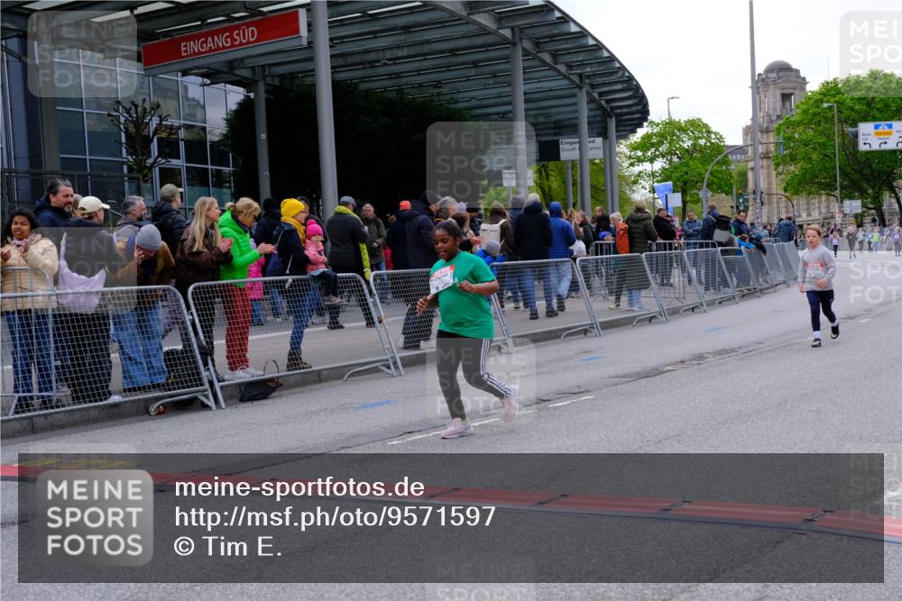 25.04.2026 - Das Zehntel Tim E. http://msf.ph/oto/9571597 25.04.2026 09:08:18 Ziel 1371, 2189, 2199, 2367 meine-sportfotos.de
