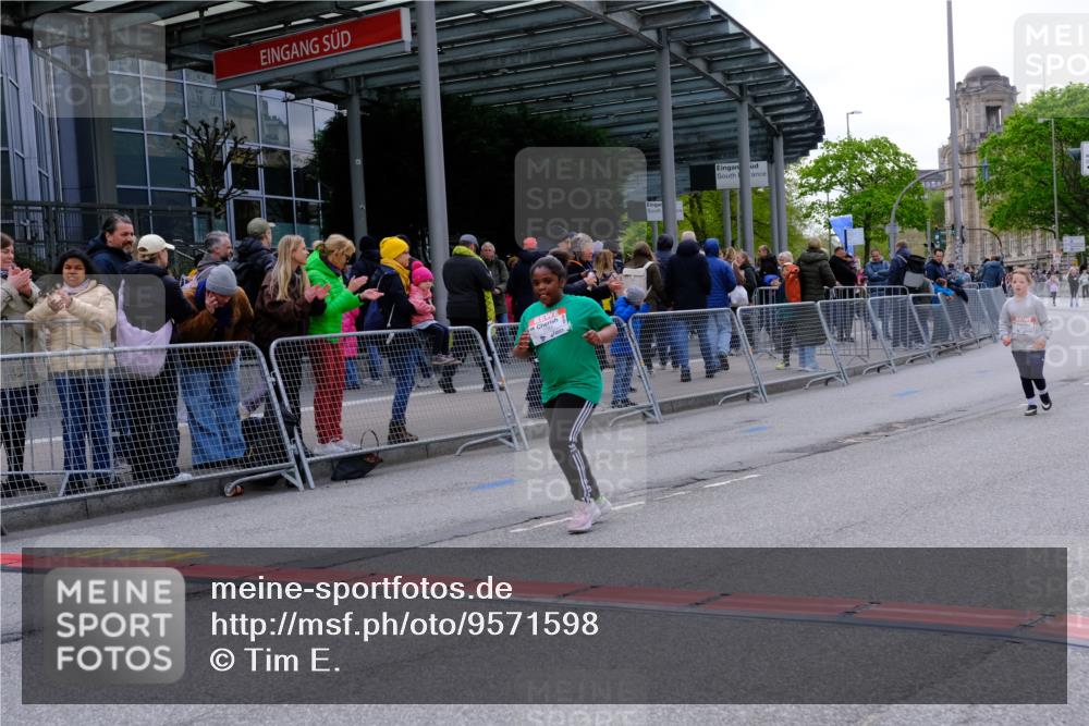 25.04.2026 - Das Zehntel Tim E. http://msf.ph/oto/9571598 25.04.2026 09:08:18 Ziel 1371, 2189, 2199, 2367 meine-sportfotos.de