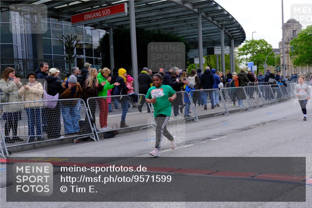 25.04.2026 - Das Zehntel Tim E. http://msf.ph/oto/9571599 25.04.2026 09:08:18 Ziel 1371, 2189, 2199, 2367 meine-sportfotos.de