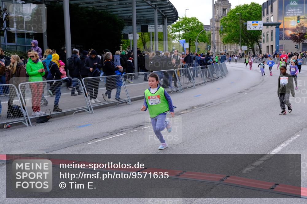 25.04.2026 - Das Zehntel Tim E. http://msf.ph/oto/9571635 25.04.2026 09:08:42 Ziel 1378, 1916, 1923, 2000, 2008, 2535, 2545 meine-sportfotos.de