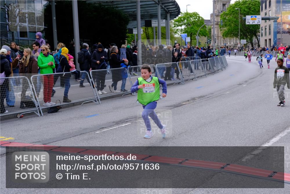 25.04.2026 - Das Zehntel Tim E. http://msf.ph/oto/9571636 25.04.2026 09:08:42 Ziel 1378, 1916, 1923, 2000, 2008, 2535, 2545 meine-sportfotos.de