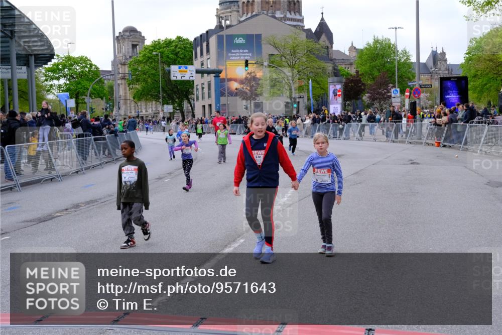 25.04.2026 - Das Zehntel Tim E. http://msf.ph/oto/9571643 25.04.2026 09:08:45 Ziel 1378, 1615, 1617, 1913, 1916, 2000, 2008, 2535 meine-sportfotos.de