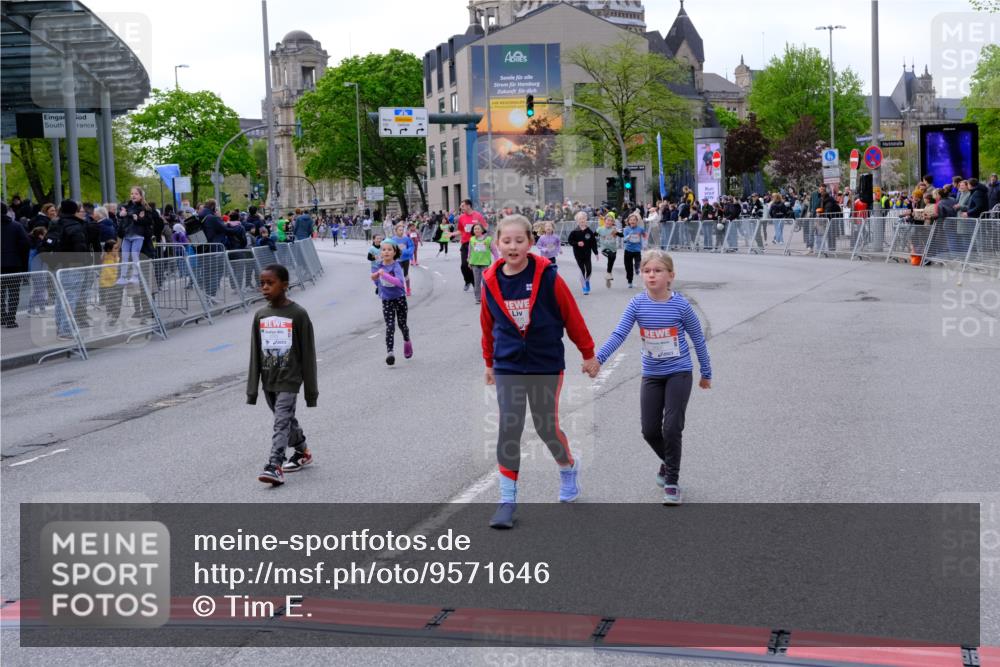 25.04.2026 - Das Zehntel Tim E. http://msf.ph/oto/9571646 25.04.2026 09:08:45 Ziel 1378, 1615, 1617, 1913, 1916, 2000, 2008, 2535 meine-sportfotos.de