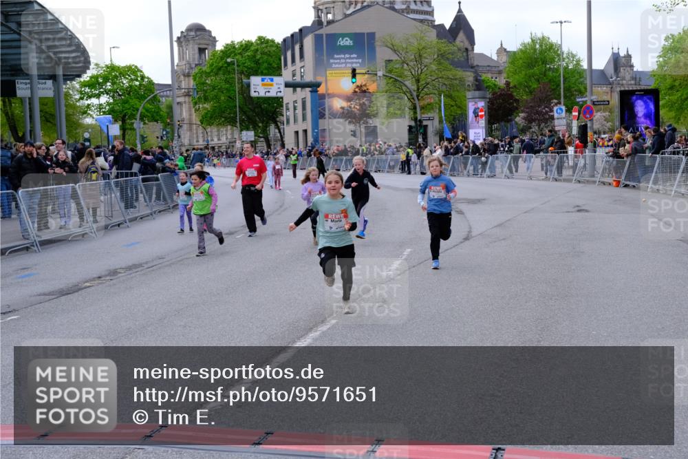 25.04.2026 - Das Zehntel Tim E. http://msf.ph/oto/9571651 25.04.2026 09:08:49 Ziel 1360, 1378, 1615, 1617, 1907, 1913, 1915, 2000, 2008, 2535 meine-sportfotos.de