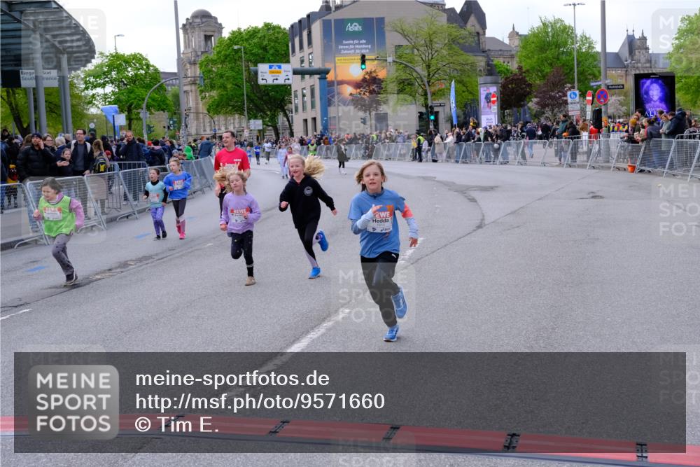 25.04.2026 - Das Zehntel Tim E. http://msf.ph/oto/9571660 25.04.2026 09:08:50 Ziel 1360, 1615, 1617, 1907, 1913, 1915, 2000, 2008, 2535, 3754, 3772 meine-sportfotos.de