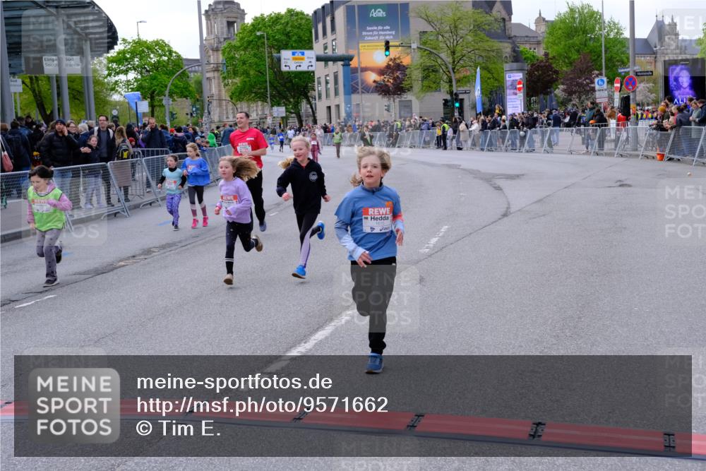 25.04.2026 - Das Zehntel Tim E. http://msf.ph/oto/9571662 25.04.2026 09:08:50 Ziel 1360, 1615, 1617, 1907, 1913, 1915, 2000, 2008, 2535, 3754, 3772 meine-sportfotos.de