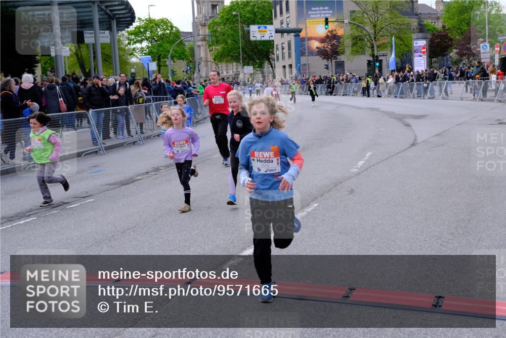 25.04.2026 - Das Zehntel Tim E. http://msf.ph/oto/9571665 25.04.2026 09:08:50 Ziel 1360, 1615, 1617, 1907, 1913, 1915, 2000, 2008, 2535, 3754, 3772 meine-sportfotos.de