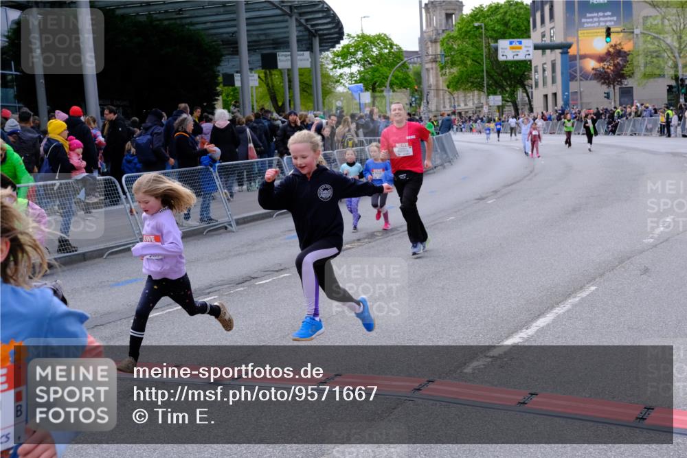 25.04.2026 - Das Zehntel Tim E. http://msf.ph/oto/9571667 25.04.2026 09:08:51 Ziel 1360, 1615, 1617, 1907, 1913, 1915, 2000, 2008, 2535, 3754, 3772 meine-sportfotos.de