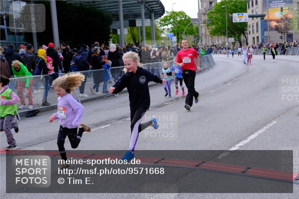 25.04.2026 - Das Zehntel Tim E. http://msf.ph/oto/9571668 25.04.2026 09:08:51 Ziel 1360, 1615, 1617, 1907, 1913, 1915, 2000, 2008, 2535, 3754, 3772 meine-sportfotos.de