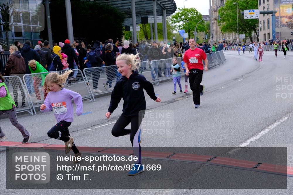 25.04.2026 - Das Zehntel Tim E. http://msf.ph/oto/9571669 25.04.2026 09:08:51 Ziel 1360, 1615, 1617, 1907, 1913, 1915, 2000, 2008, 2535, 3754, 3772 meine-sportfotos.de