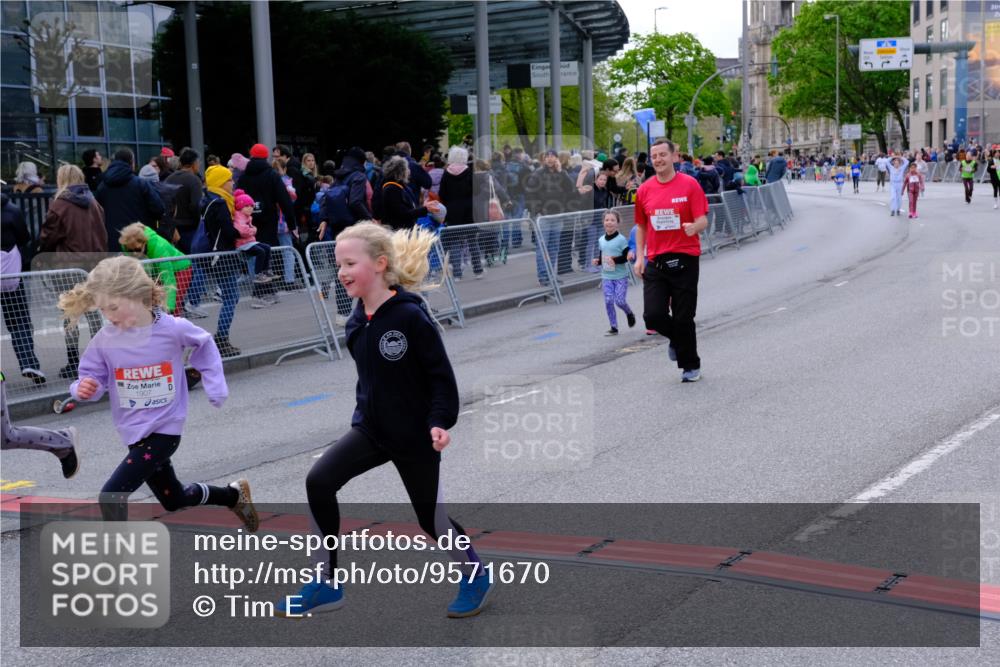 25.04.2026 - Das Zehntel Tim E. http://msf.ph/oto/9571670 25.04.2026 09:08:51 Ziel 1360, 1615, 1617, 1907, 1913, 1915, 2000, 2008, 2535, 3754, 3772 meine-sportfotos.de