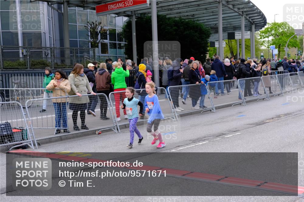 25.04.2026 - Das Zehntel Tim E. http://msf.ph/oto/9571671 25.04.2026 09:08:54 Ziel 1360, 1615, 1617, 1907, 1913, 1915, 2535, 3754, 3772 meine-sportfotos.de