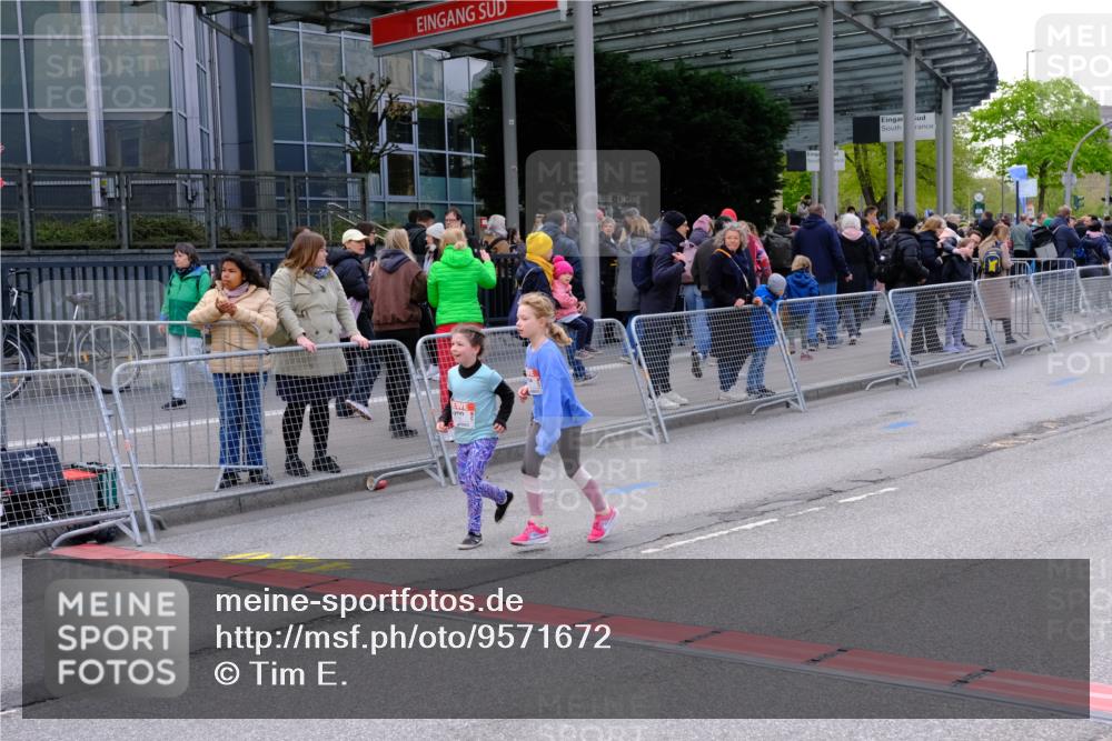 25.04.2026 - Das Zehntel Tim E. http://msf.ph/oto/9571672 25.04.2026 09:08:54 Ziel 1360, 1615, 1617, 1907, 1913, 1915, 2535, 3754, 3772 meine-sportfotos.de