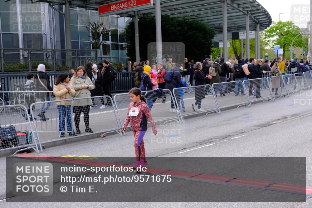 25.04.2026 - Das Zehntel Tim E. http://msf.ph/oto/9571675 25.04.2026 09:09:07 Ziel 1069 meine-sportfotos.de