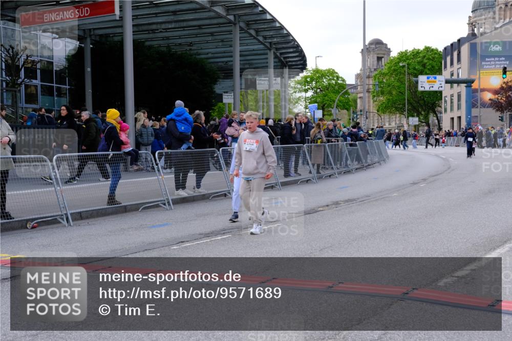 25.04.2026 - Das Zehntel Tim E. http://msf.ph/oto/9571689 25.04.2026 09:09:18 Ziel 1445, 1451, 1469, 1476, 2081, 2243 meine-sportfotos.de