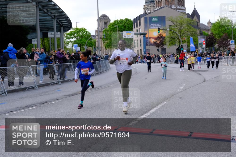 25.04.2026 - Das Zehntel Tim E. http://msf.ph/oto/9571694 25.04.2026 09:09:23 Ziel 1451, 1453, 1476, 1486, 2243 meine-sportfotos.de