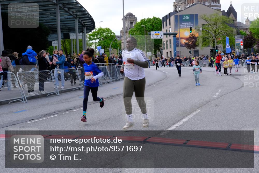 25.04.2026 - Das Zehntel Tim E. http://msf.ph/oto/9571697 25.04.2026 09:09:23 Ziel 1451, 1453, 1476, 1486, 2243 meine-sportfotos.de
