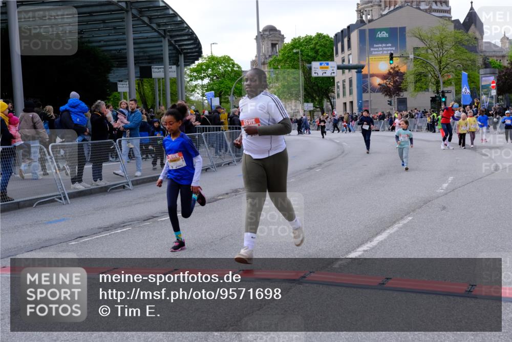 25.04.2026 - Das Zehntel Tim E. http://msf.ph/oto/9571698 25.04.2026 09:09:23 Ziel 1451, 1453, 1476, 1486, 2243 meine-sportfotos.de