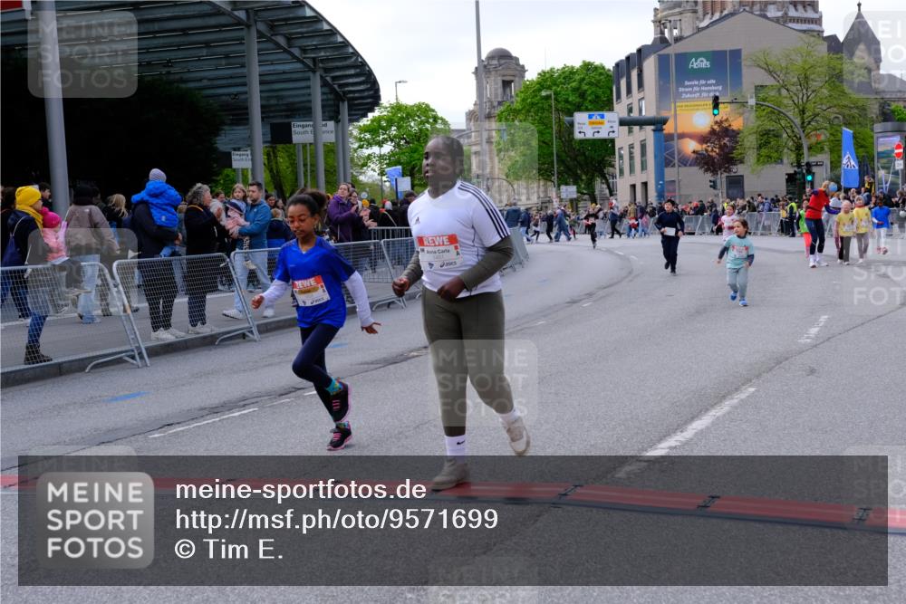 25.04.2026 - Das Zehntel Tim E. http://msf.ph/oto/9571699 25.04.2026 09:09:23 Ziel 1451, 1453, 1476, 1486, 2243 meine-sportfotos.de
