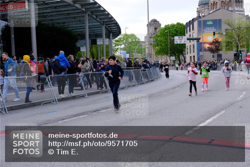 25.04.2026 - Das Zehntel Tim E. http://msf.ph/oto/9571705 25.04.2026 09:09:29 Ziel 1351, 1359, 1451, 1453, 1477, 1484, 1486, 2182, 2186 meine-sportfotos.de