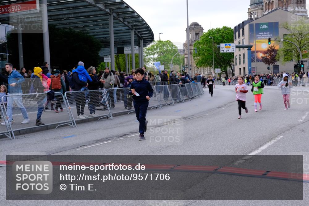 25.04.2026 - Das Zehntel Tim E. http://msf.ph/oto/9571706 25.04.2026 09:09:29 Ziel 1351, 1359, 1451, 1453, 1477, 1484, 1486, 2182, 2186 meine-sportfotos.de
