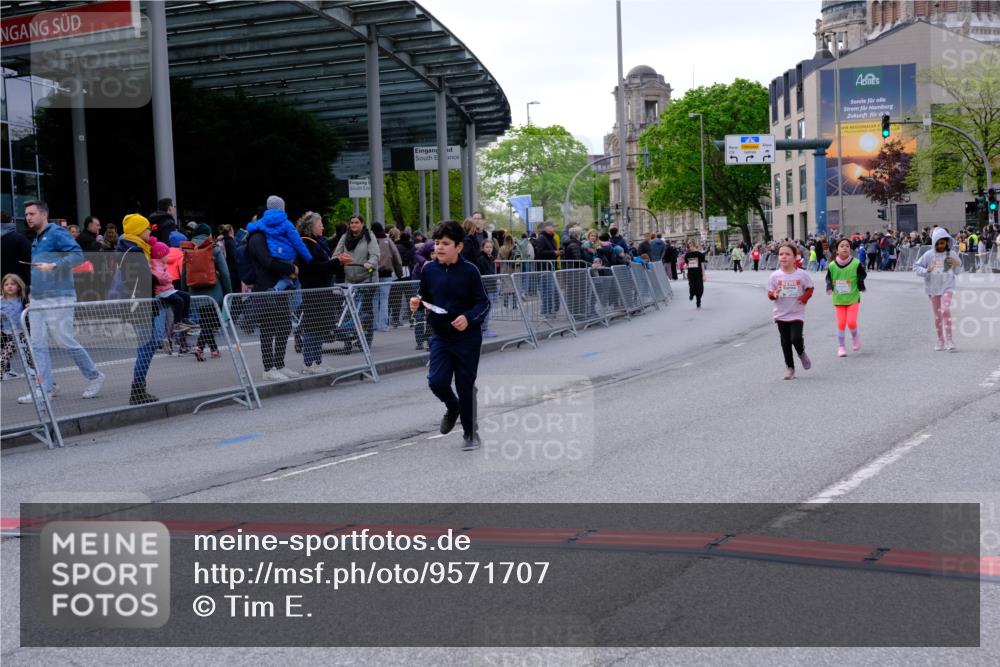 25.04.2026 - Das Zehntel Tim E. http://msf.ph/oto/9571707 25.04.2026 09:09:29 Ziel 1351, 1359, 1451, 1453, 1477, 1484, 1486, 2182, 2186 meine-sportfotos.de